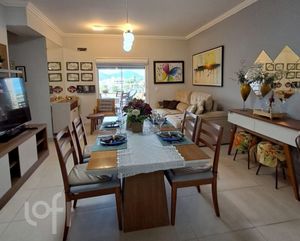 Image 7 - 882756