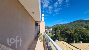 Image 10 - 882756
