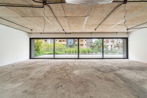Image 2 - 882758