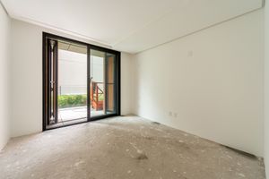 Image 13 - 882758