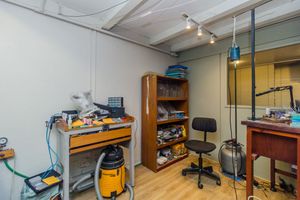 Image 6 - 882761