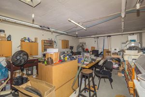 Image 11 - 882761