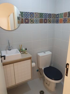 Image 8 - 882780