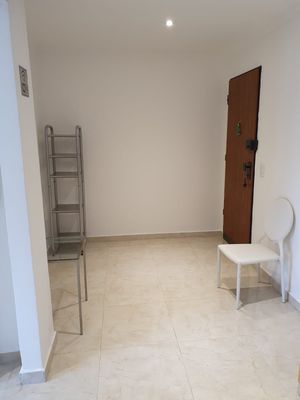 Image 11 - 882780