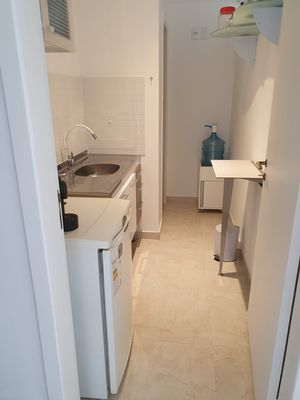 Image 9 - 882780