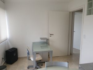 Image 7 - 882780