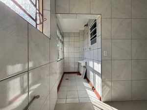 Image 8 - 882783