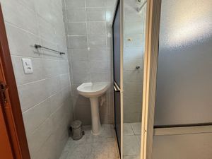 Image 7 - 882783