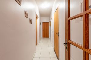 Image 11 - 882785