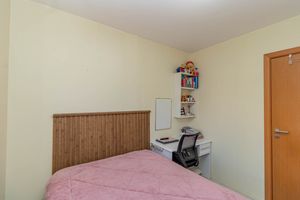 Image 11 - 882787
