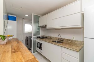 Image 19 - 882787