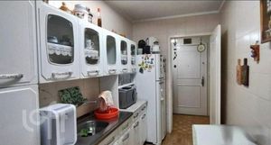 Image 8 - 882788