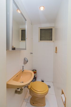 Image 4 - 882789
