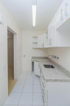 Image 21 - 882789