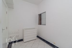 Image 7 - 882797