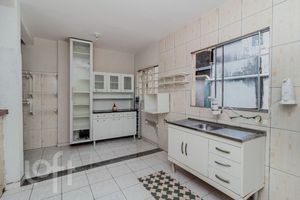 Image 17 - 882797