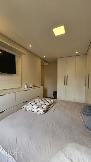 Image 12 - 882800