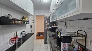 Image 8 - 882800