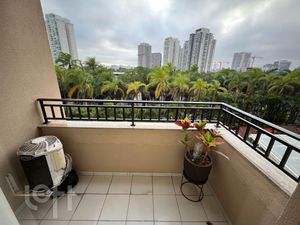 Image 1 - 882805