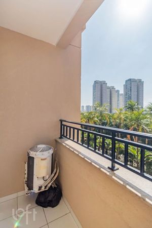 Image 11 - 882805