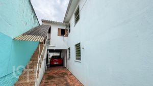 Image 18 - 882810