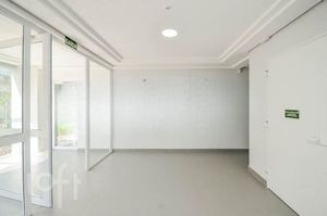 Image 25 - 882811