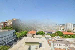 Image 4 - 882811