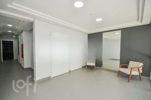 Image 24 - 882811