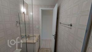 Image 22 - 882815