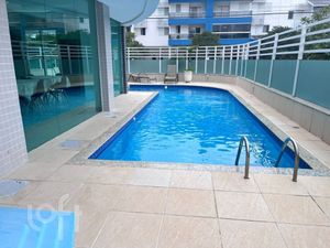 Image 17 - 882818
