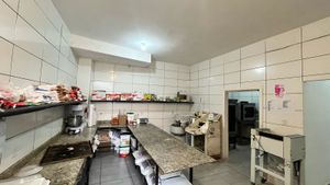 Image 24 - 882820