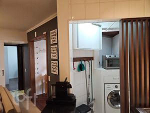 Image 4 - 882821