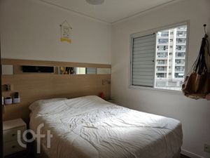 Image 5 - 882821