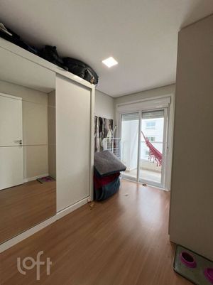 Image 16 - 882822