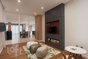 Image 22 - 882822
