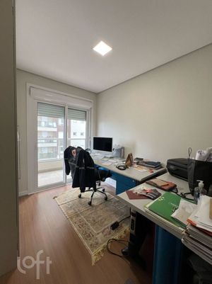 Image 19 - 882822