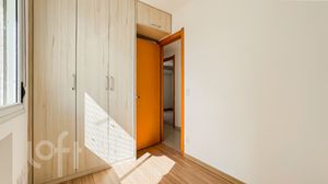 Image 5 - 882823