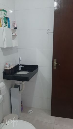 Image 8 - 882825