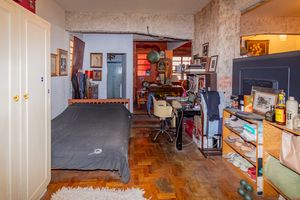Image 7 - 882826