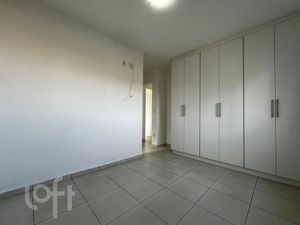 Image 10 - 882835