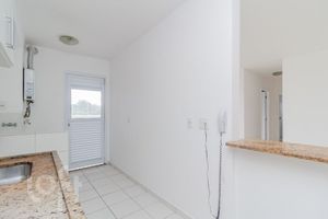 Image 10 - 882835