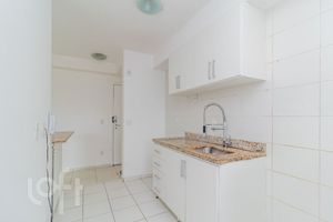Image 11 - 882835