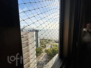 Image 18 - 882836