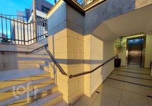 Image 31 - 882836