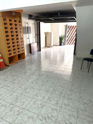 Image 32 - 882841