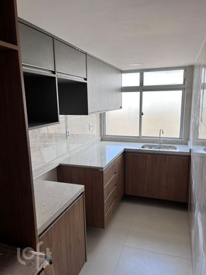 Image 8 - 882843