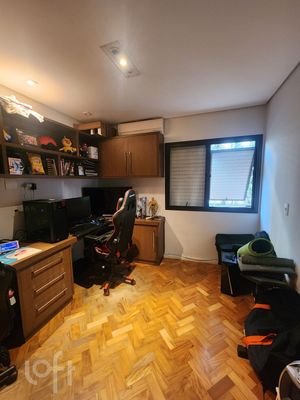 Image 9 - 882844