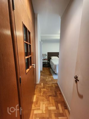 Image 12 - 882844