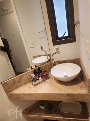 Image 19 - 882844