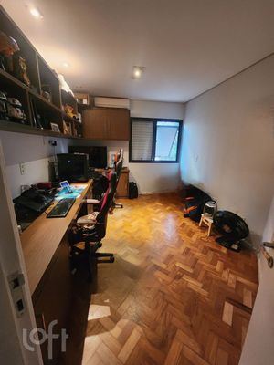 Image 8 - 882844
